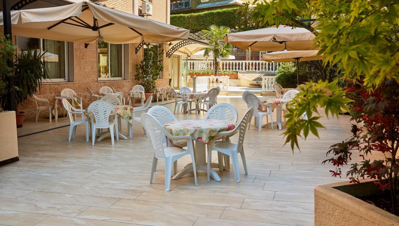 Hotel Plaza 3*