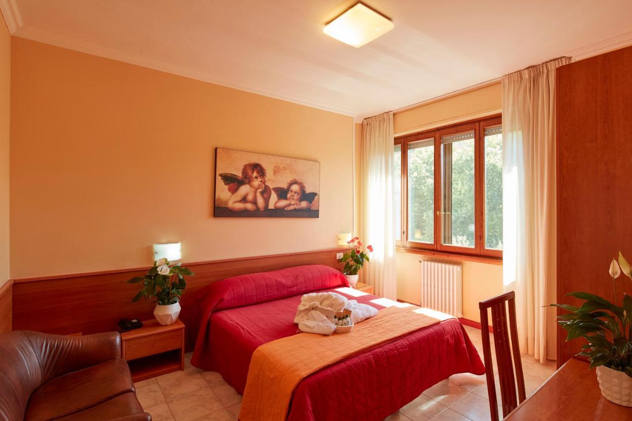 Plaza Hotel 3*