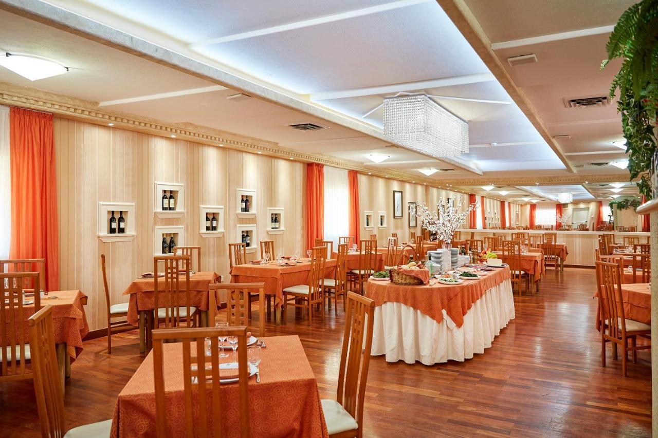 Hotel Plaza 3*